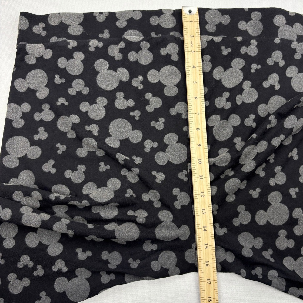Disney Leggings Womens Plus Size 4 4X Mickey Mouse Icon Black Crop Capri Stretch - Picture 7 of 9
